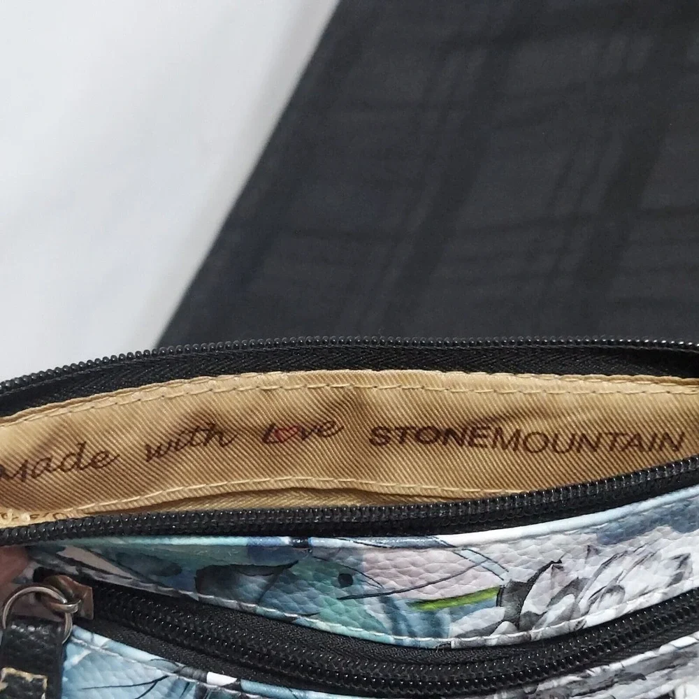 Stone Mountain USA Floral Pebble Leather Crossbody Bag Adjustable Strap Small‎